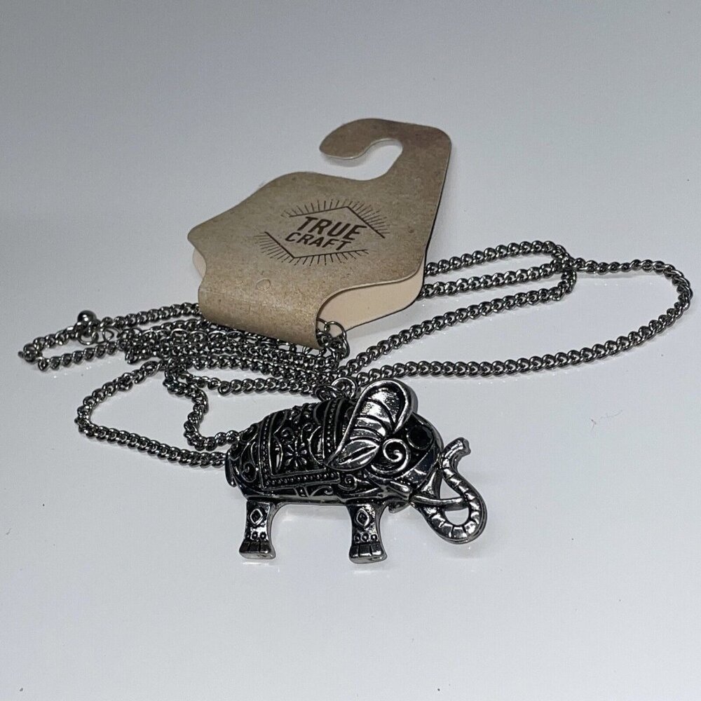True Craft Elephant Pendant Necklace Black Rhinestone Eyes Silver Tone 28”‎ SL43